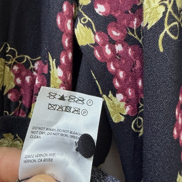 Reformation Womens Nell V Neck Button Up Blouse Size M Black Grape Print Top - Picture 7 of 7